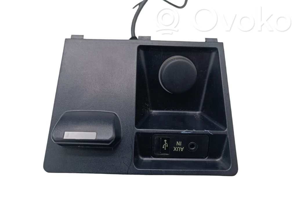 BMW X5 E70 AUX in-socket connector 