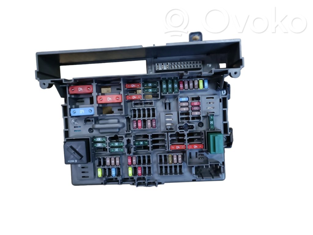 BMW 3 E90 E91 Fuse module 