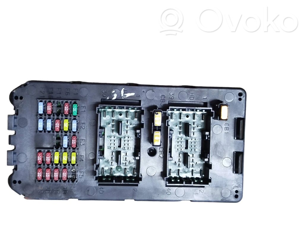 Jeep Grand Cherokee (WK) Fuse module 