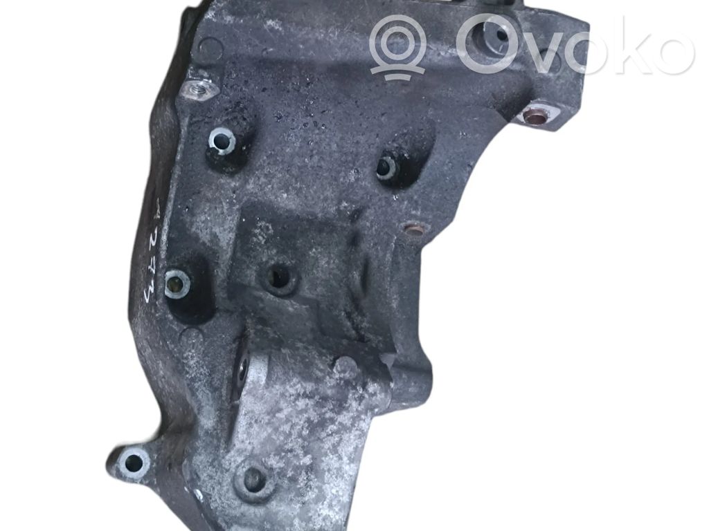 BMW X1 E84 Generator/alternator bracket 