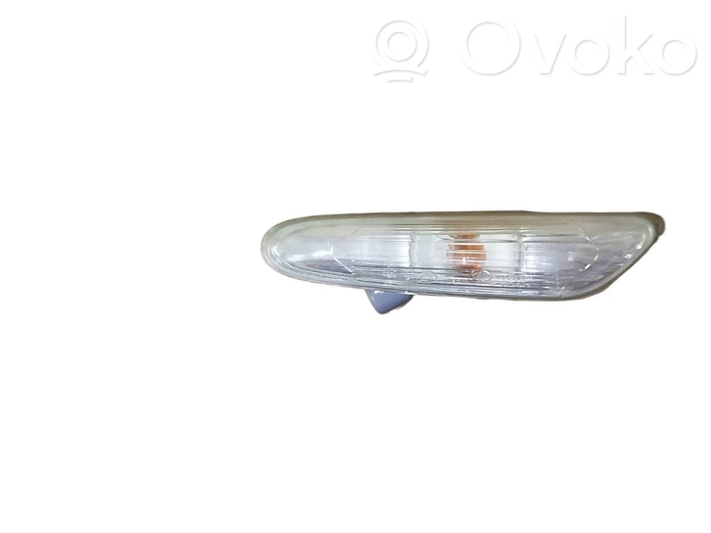 BMW X1 E84 Front fender indicator light 