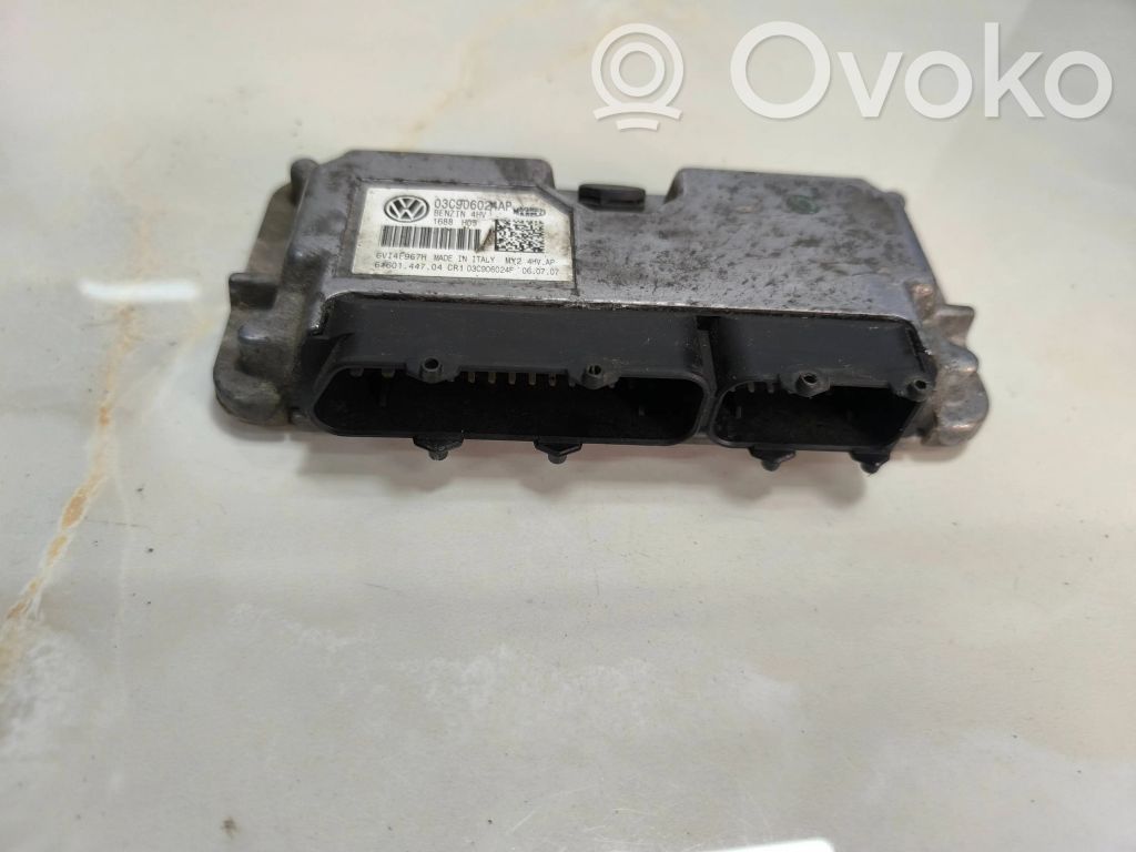 Volkswagen Golf VII Variklio valdymo blokas 