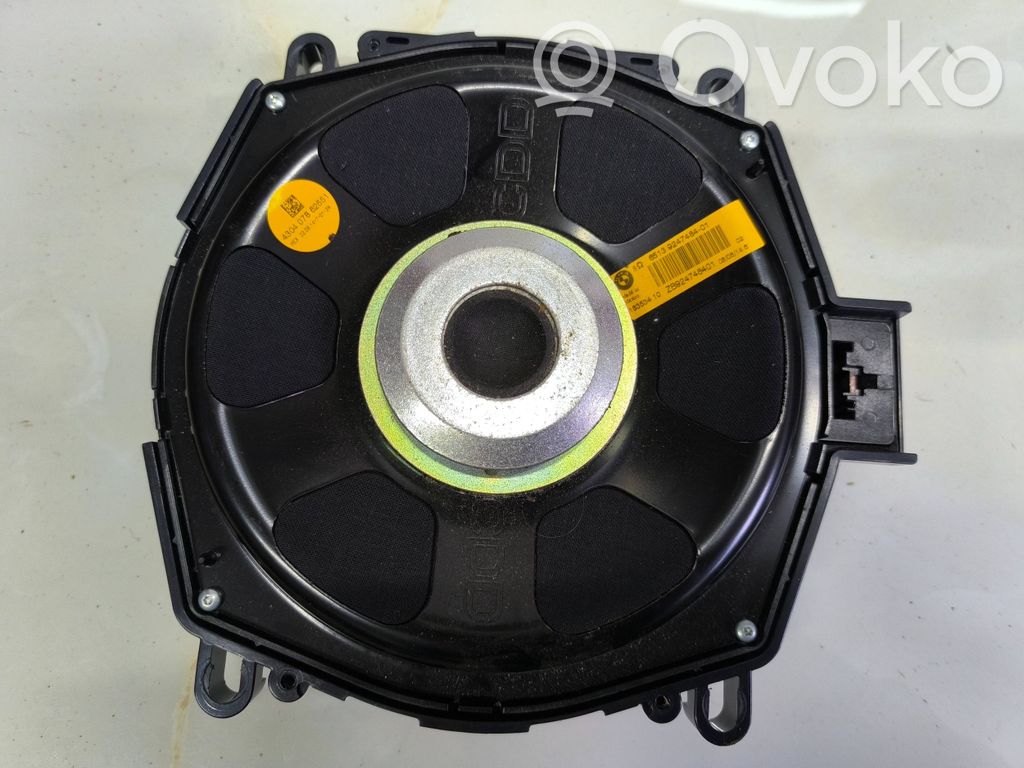 BMW X4 F26 Subwoofer 