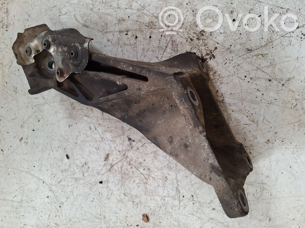 BMW X5 E70 Engine mounting bracket 