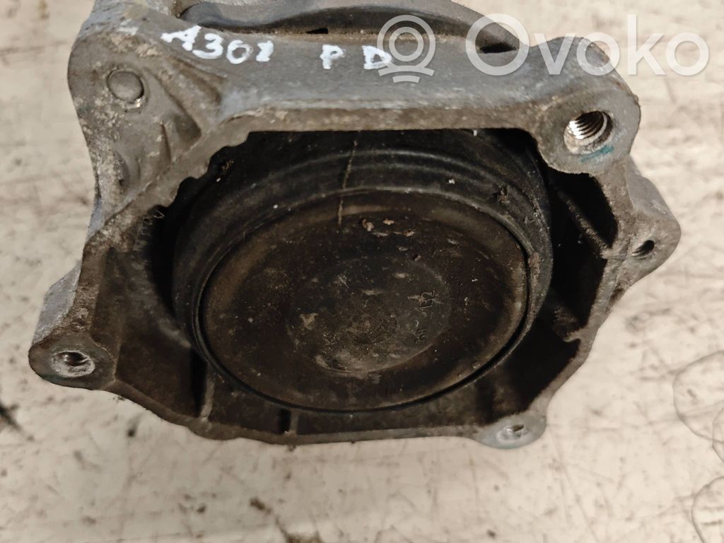 BMW 3 F30 F35 F31 Engine mount bracket 