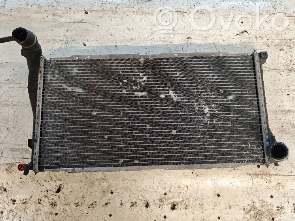 BMW 5 E39 Coolant radiator 