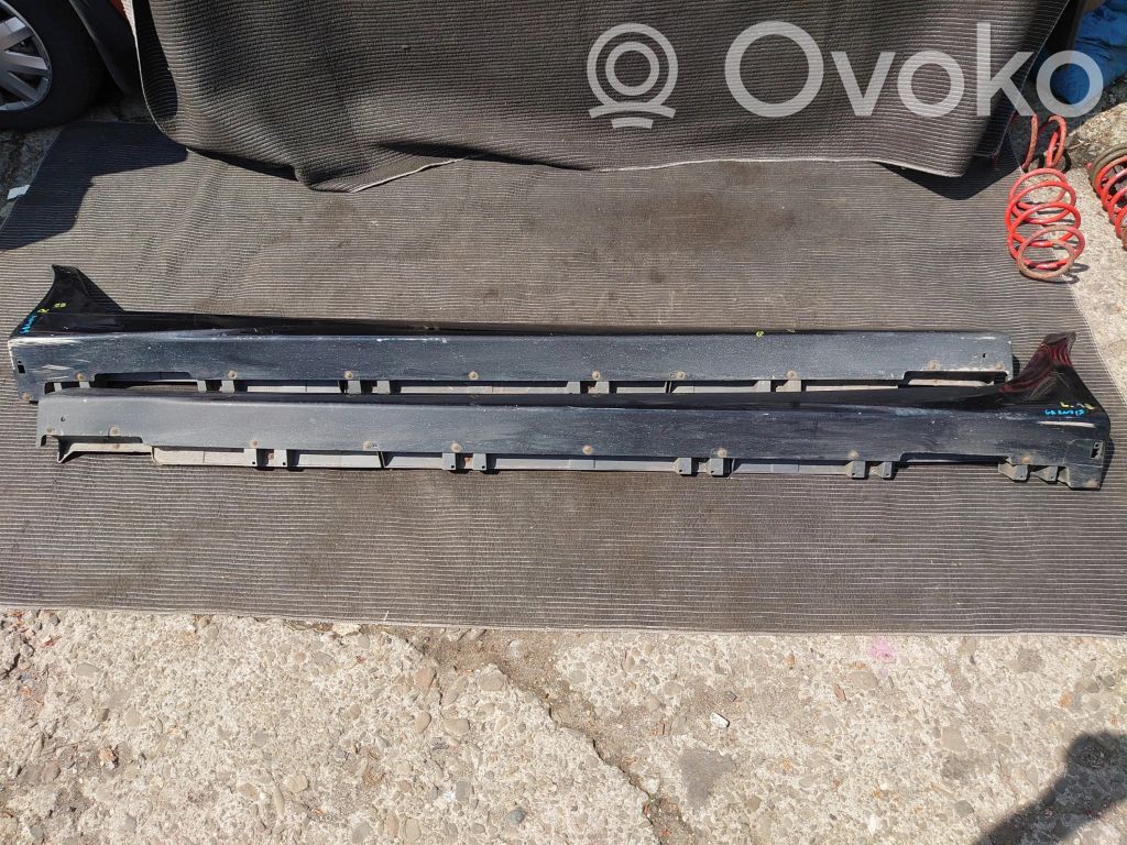 Mitsubishi Grandis Moldura protectora del borde delantero 