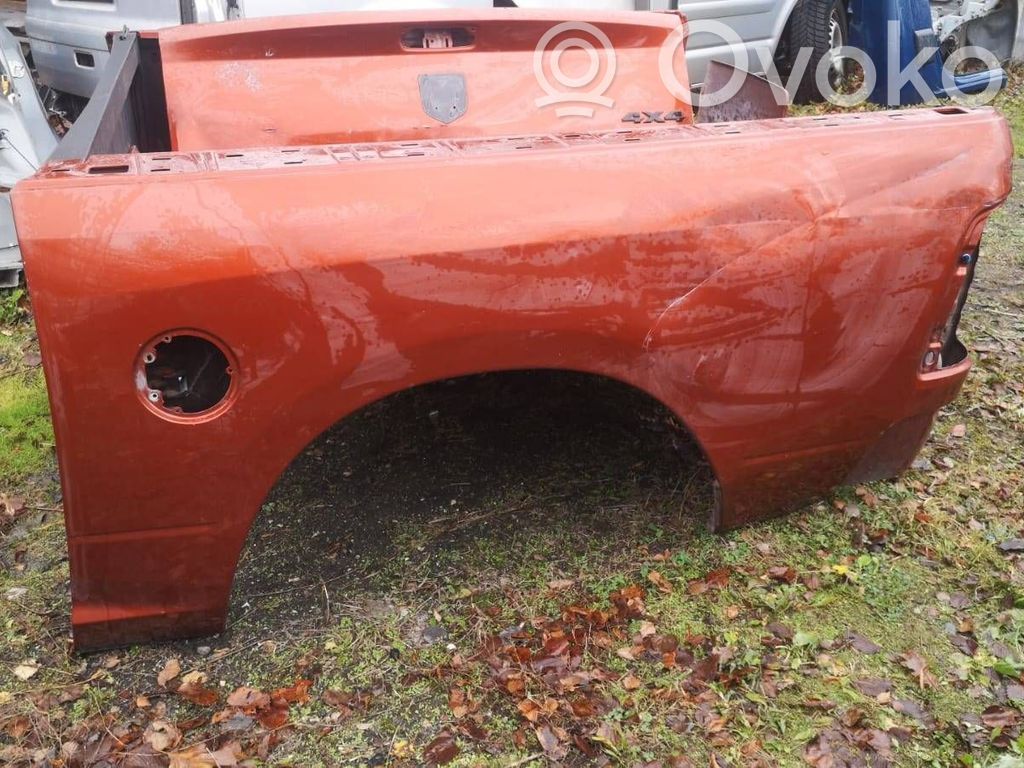 Panel lateral trasero   68054863AD