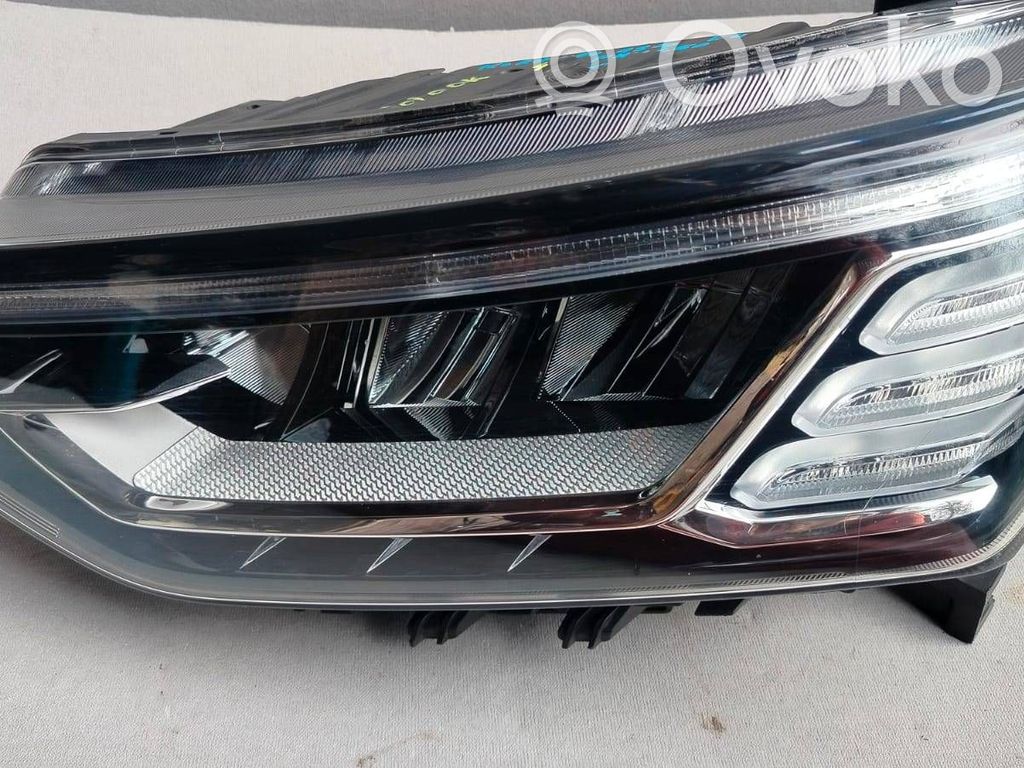 SsangYong Korando Передняя фара 