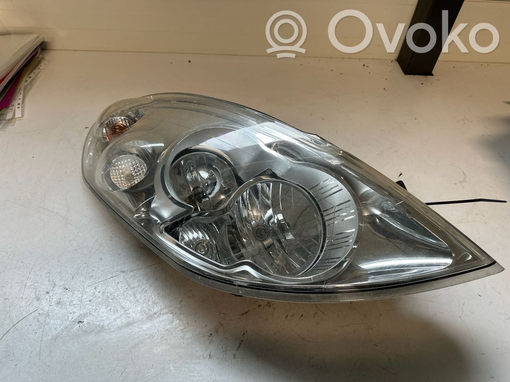 Renault Master III Phare frontale 