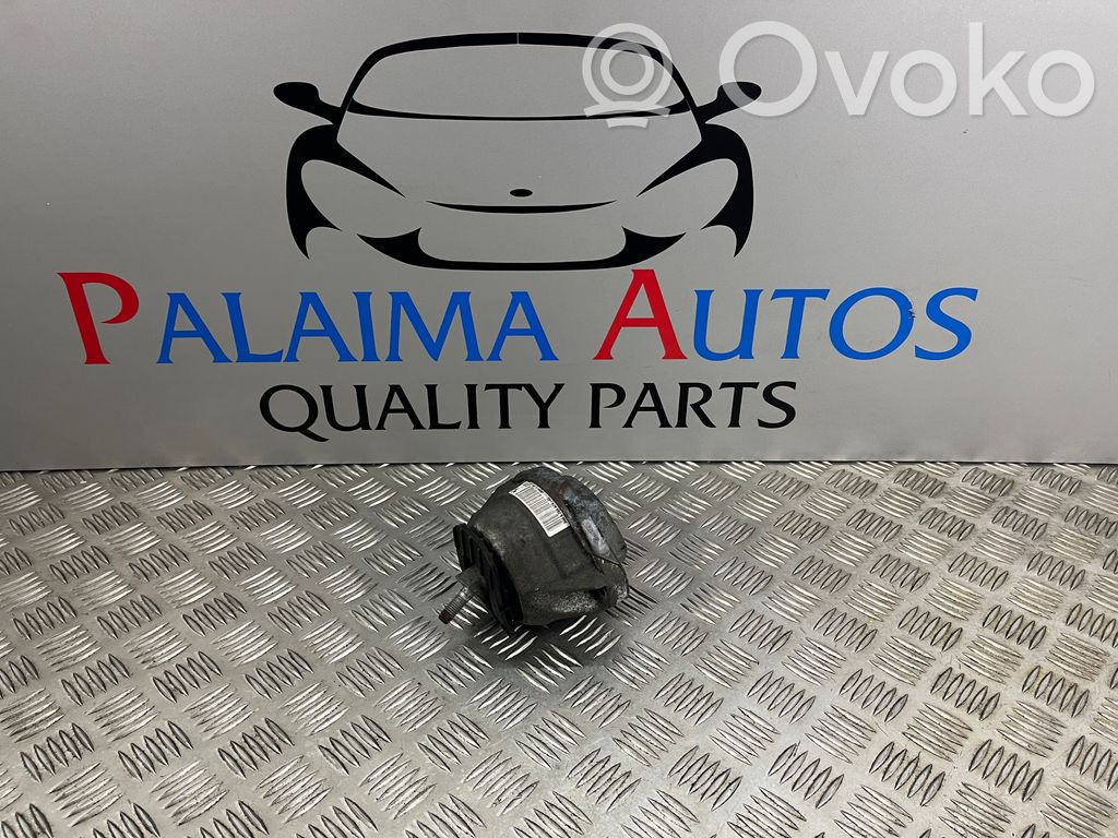 BMW 5 E60 E61 Engine mount bracket 