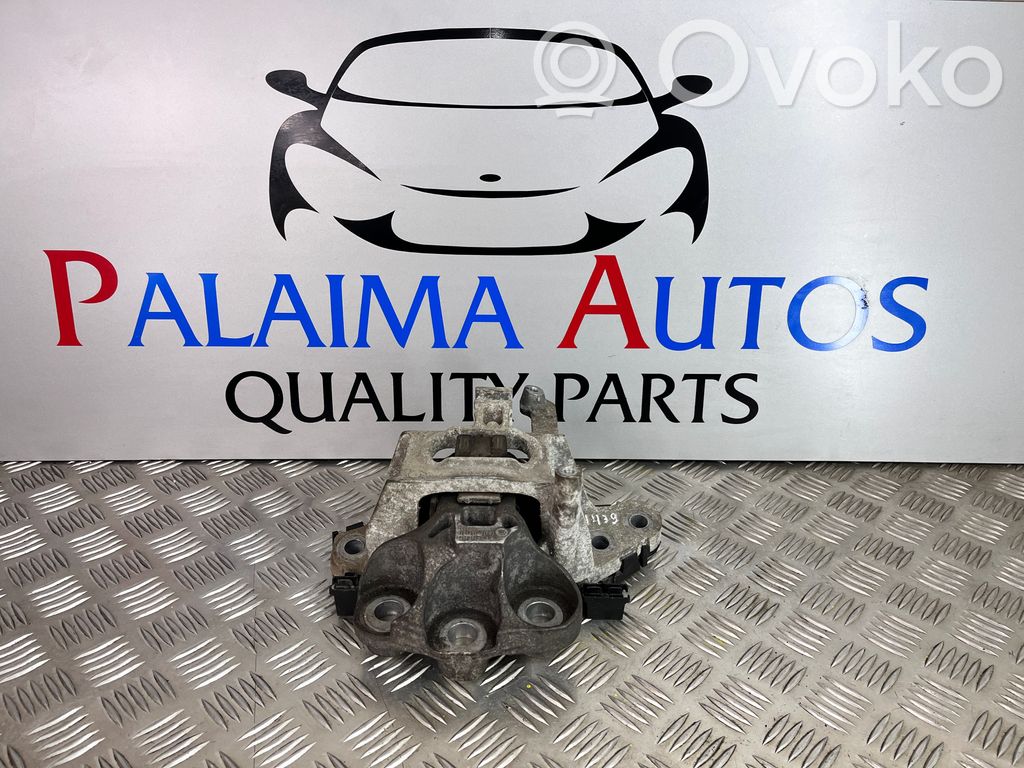 Engine mount bracket   326F31D