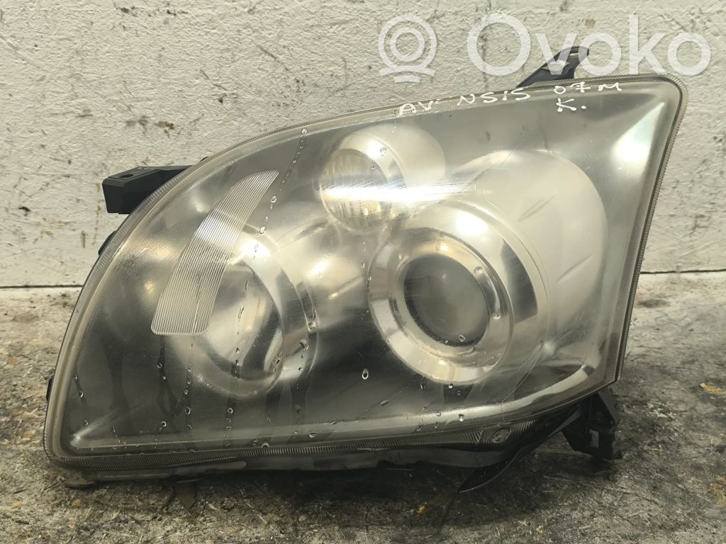 Toyota Avensis T250 Headlight/headlamp 