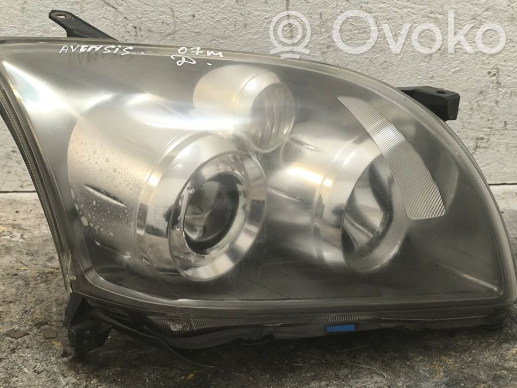 Toyota Avensis T250 Headlight/headlamp 