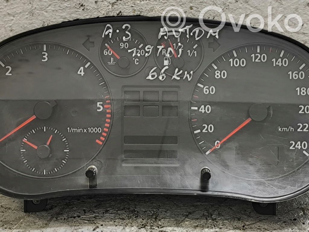 Audi A3 S3 8L Speedometer (instrument cluster) 