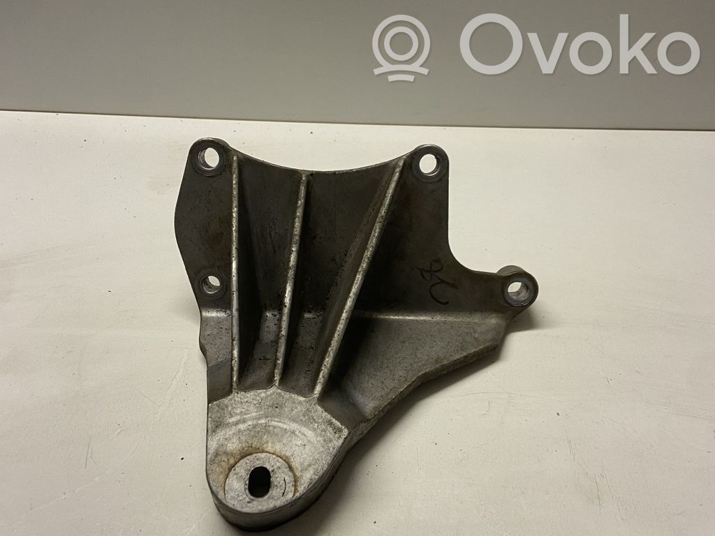 Ford Mustang V Engine mounting bracket 