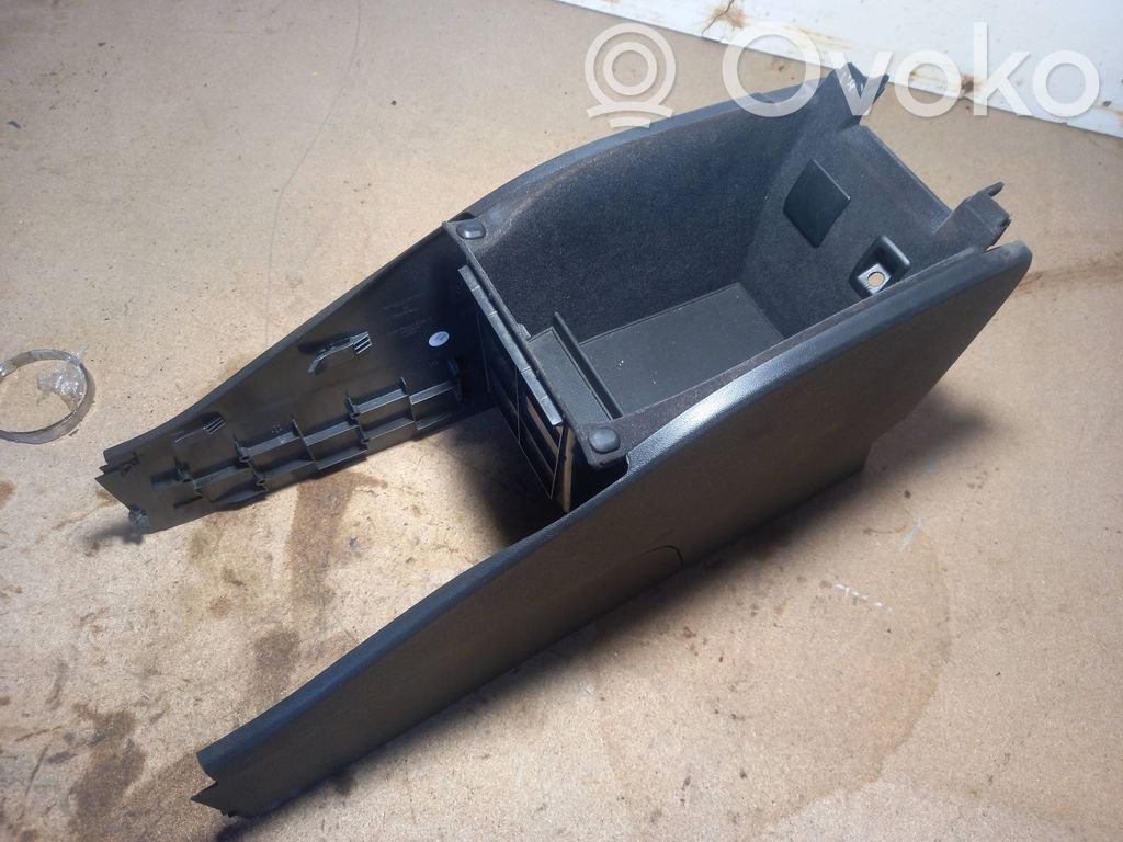 Volvo V70 Armrest 