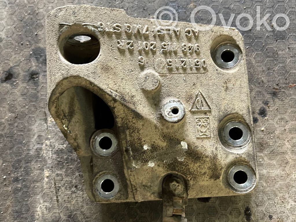 Porsche Cayenne (9PA) Engine mounting bracket 