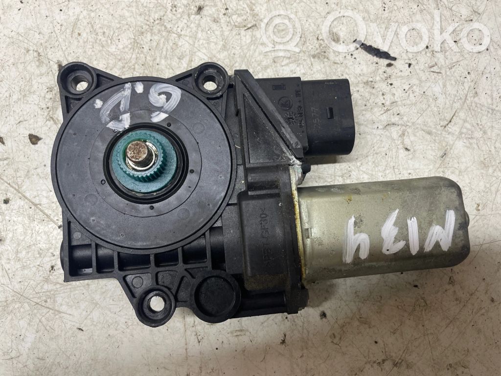 BMW 3 E90 E91 Rear door window regulator motor 