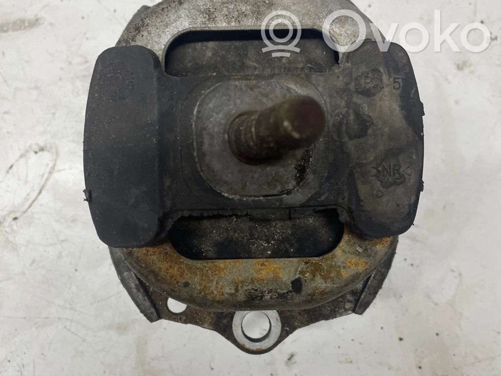 BMW X5 E70 Engine mount bracket 