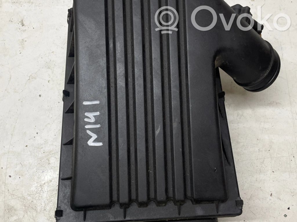BMW X5 E70 Air filter box 