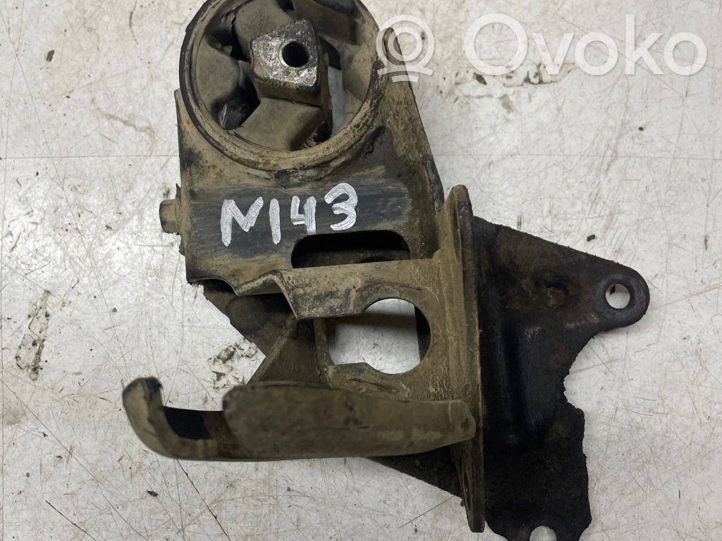 Engine mount bracket