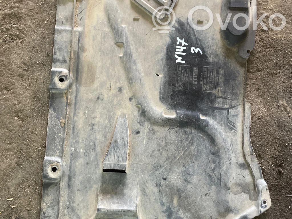 BMW X1 E84 Vidusdaļas apakšas aizsargs 
