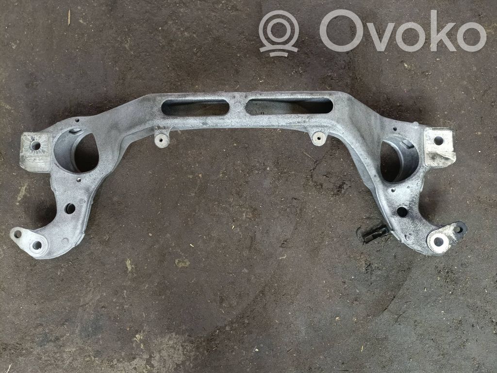 Volkswagen Touareg II Engine mounting bracket 