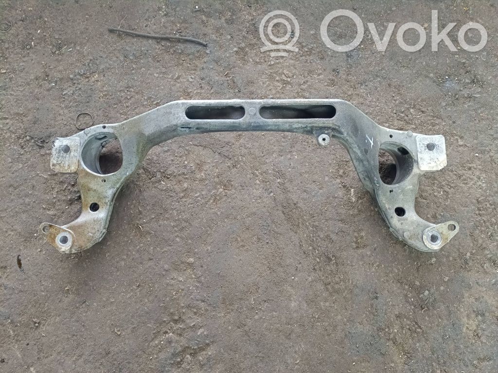 Volkswagen Touareg II Engine mounting bracket 