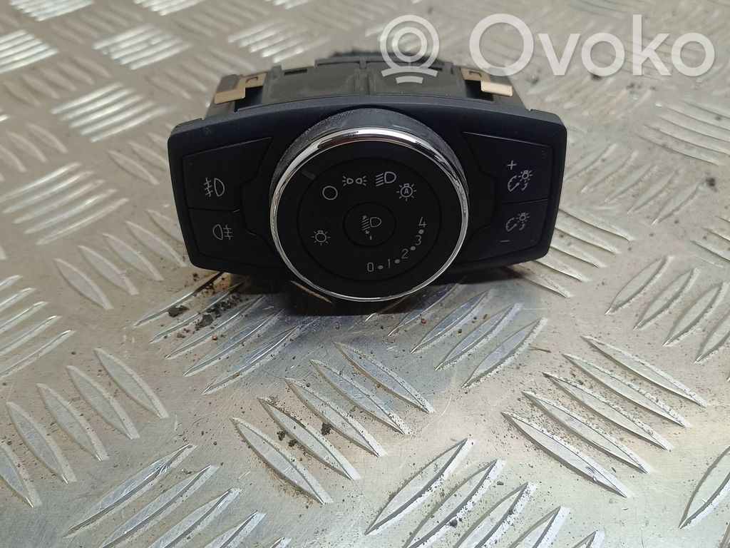 Ford Turneo Courier Light switch 