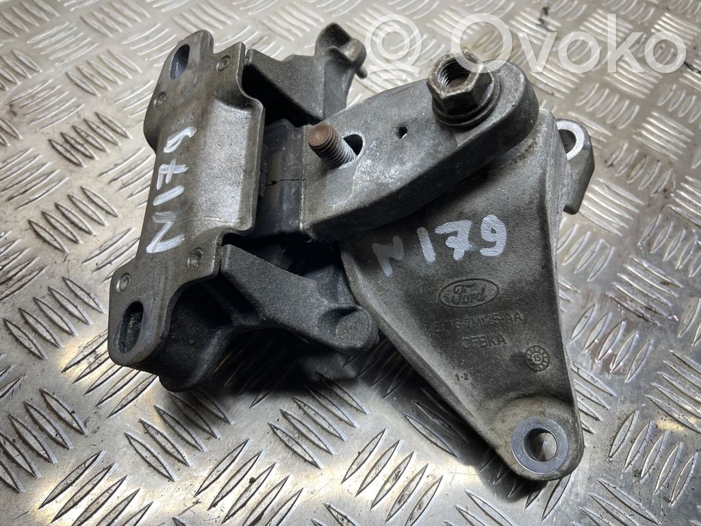 Ford Turneo Courier Engine mount bracket 
