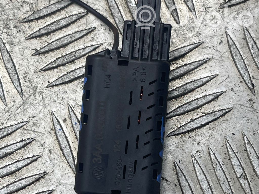 Volkswagen PASSAT CC Aerial antenna amplifier 
