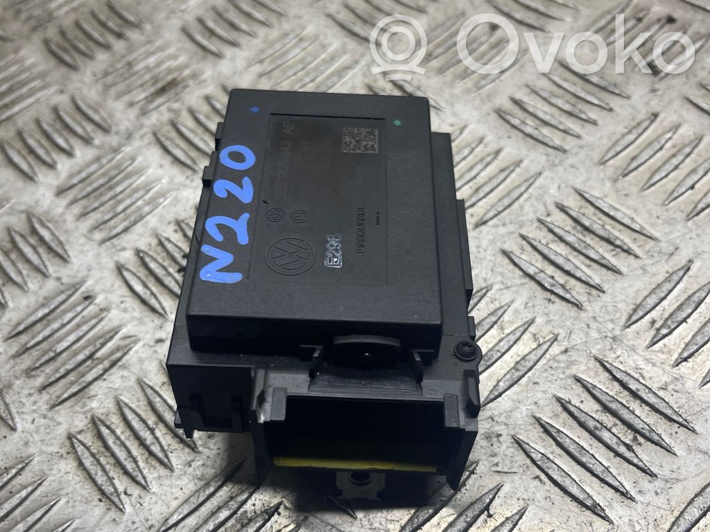 Volkswagen PASSAT CC Ignition lock 