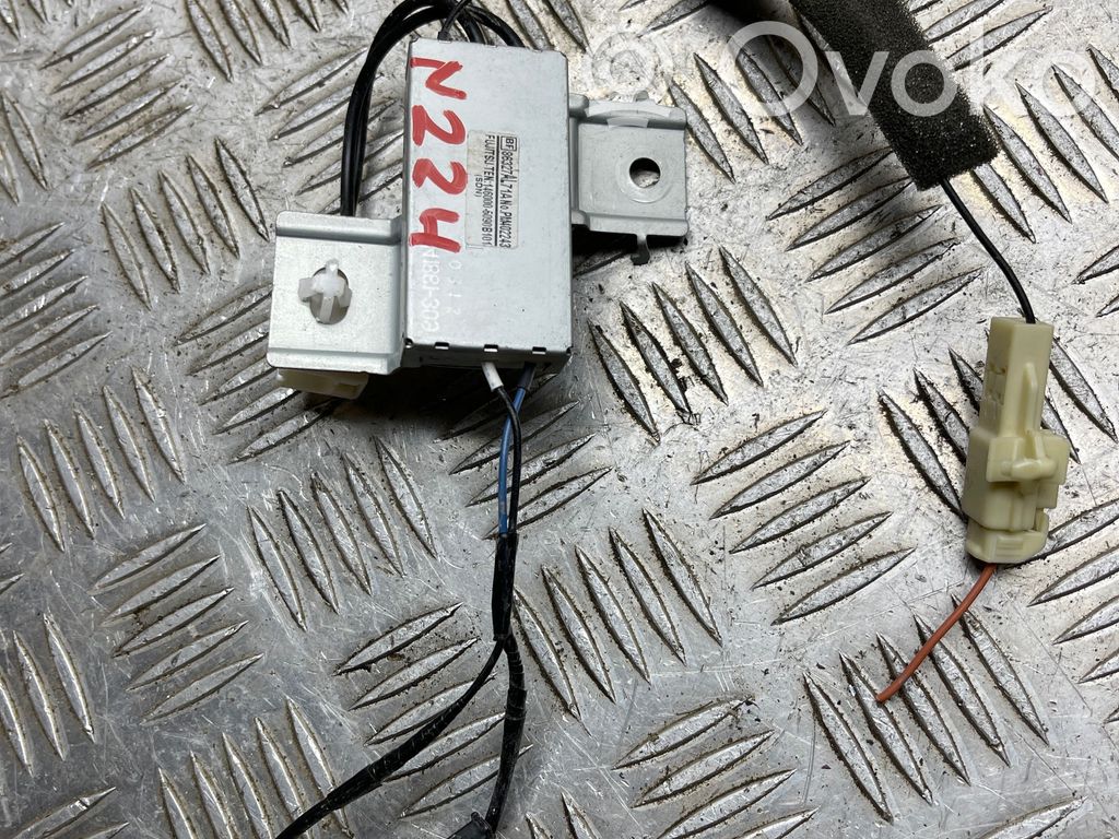 Subaru Legacy Aerial antenna amplifier 