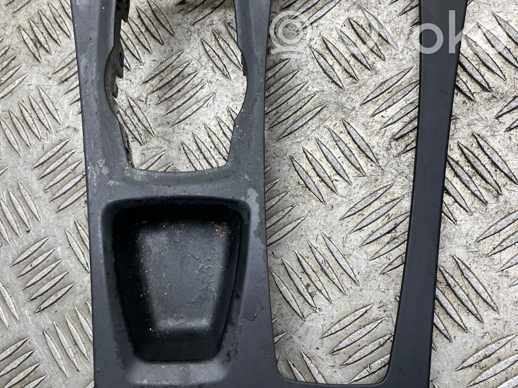 BMW X5 E70 Pavarų perjungimo svirties apdaila (plastikinė) 