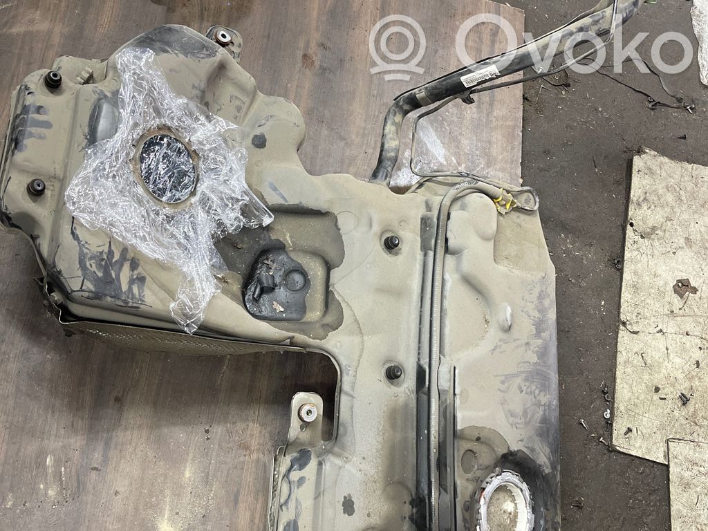 Audi A6 S6 C7 4G Polttoainesäiliö 