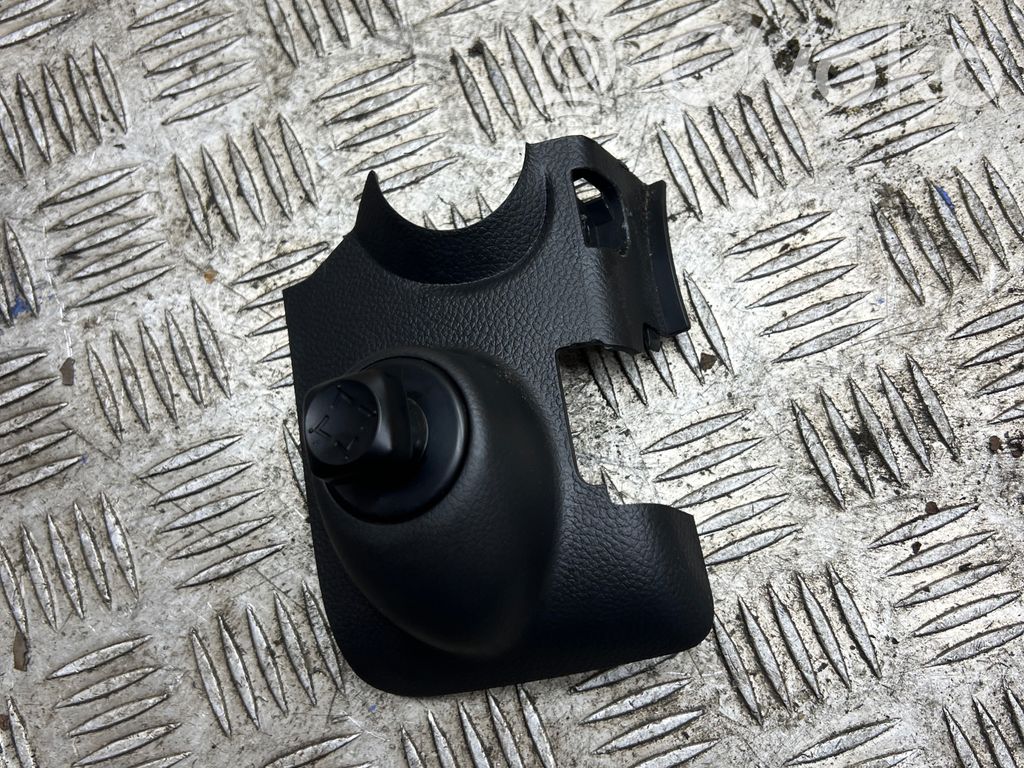 Infiniti FX Steering wheel column trim 
