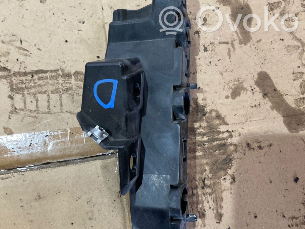 Audi Q7 4M Front bumper mounting bracket 