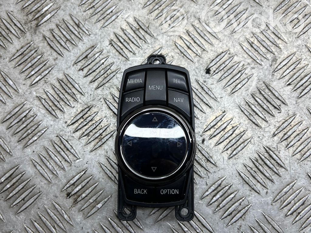 Panel radia   19226310,9327170,1930862