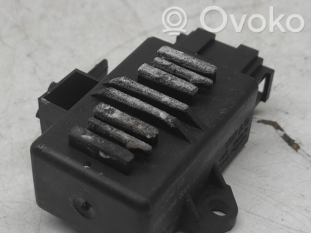 Skoda Octavia Mk2 (1Z) Moduł / Przekaźnik podgrzewania foteli 