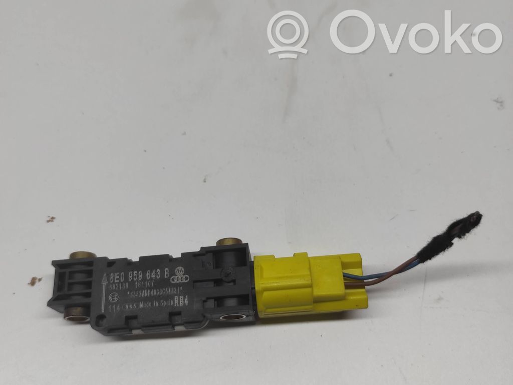 Audi A4 S4 B7 8E 8H Czujnik uderzenia Airbag 