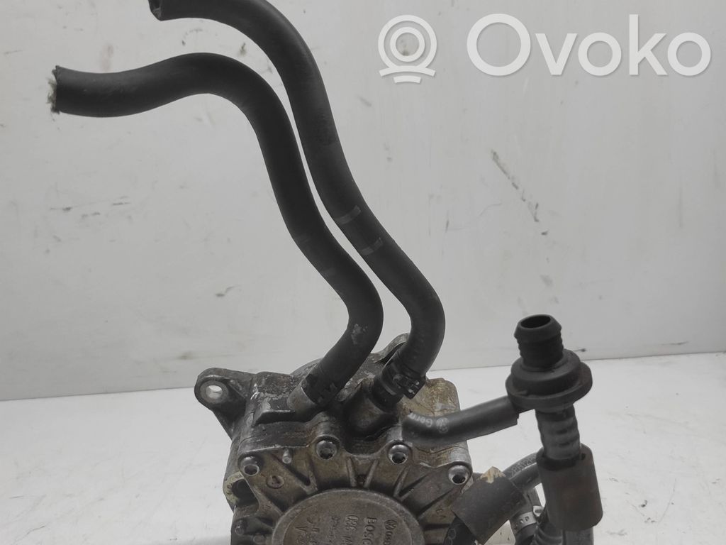 Audi A6 S6 C6 4F Vacuum pump 