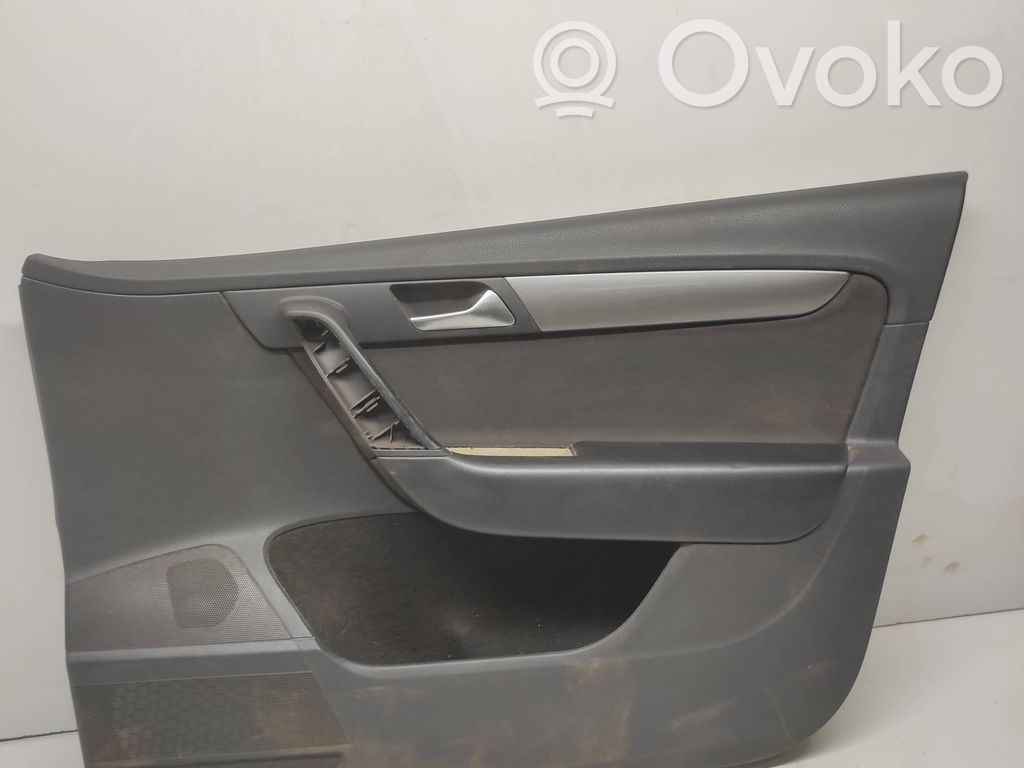 Volkswagen PASSAT B7 Apmušimas priekinių durų (obšifke) 