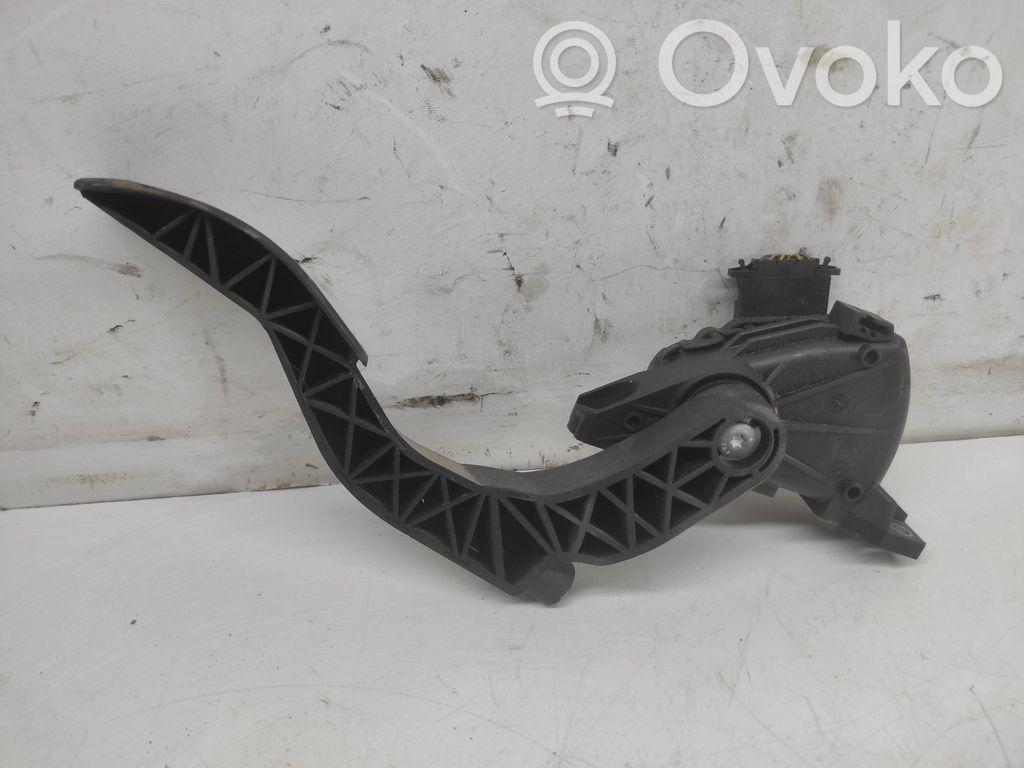 Audi A4 S4 B7 8E 8H Accelerator throttle pedal 