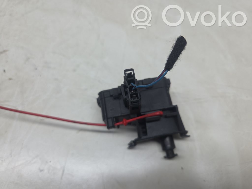 Audi Q5 SQ5 8R Stellmotor Tankdeckel Tankklappe 