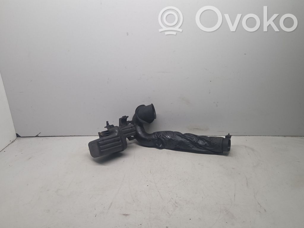 Chevrolet Captiva Rezonator / Dolot powietrza 