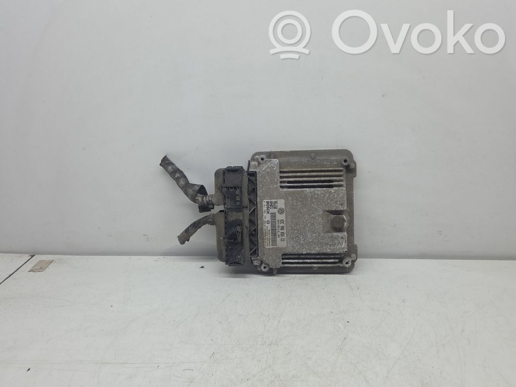 Volkswagen Golf V Engine control unit/module 