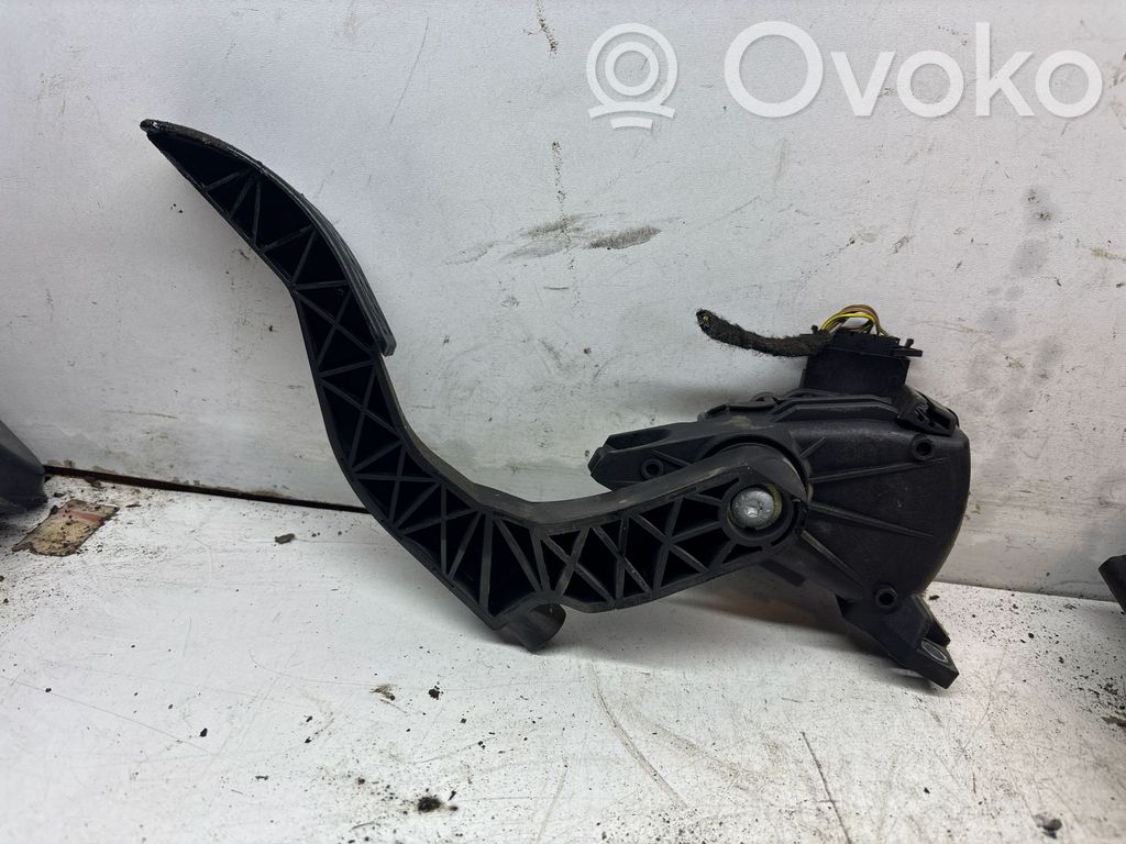 Audi A4 S4 B7 8E 8H Accelerator throttle pedal 