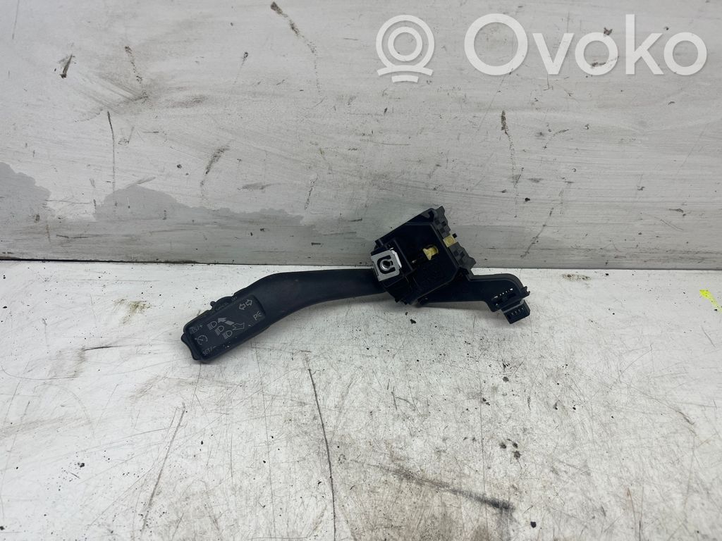 Volkswagen Golf Plus Manetka / Przełącznik kierunkowskazów 