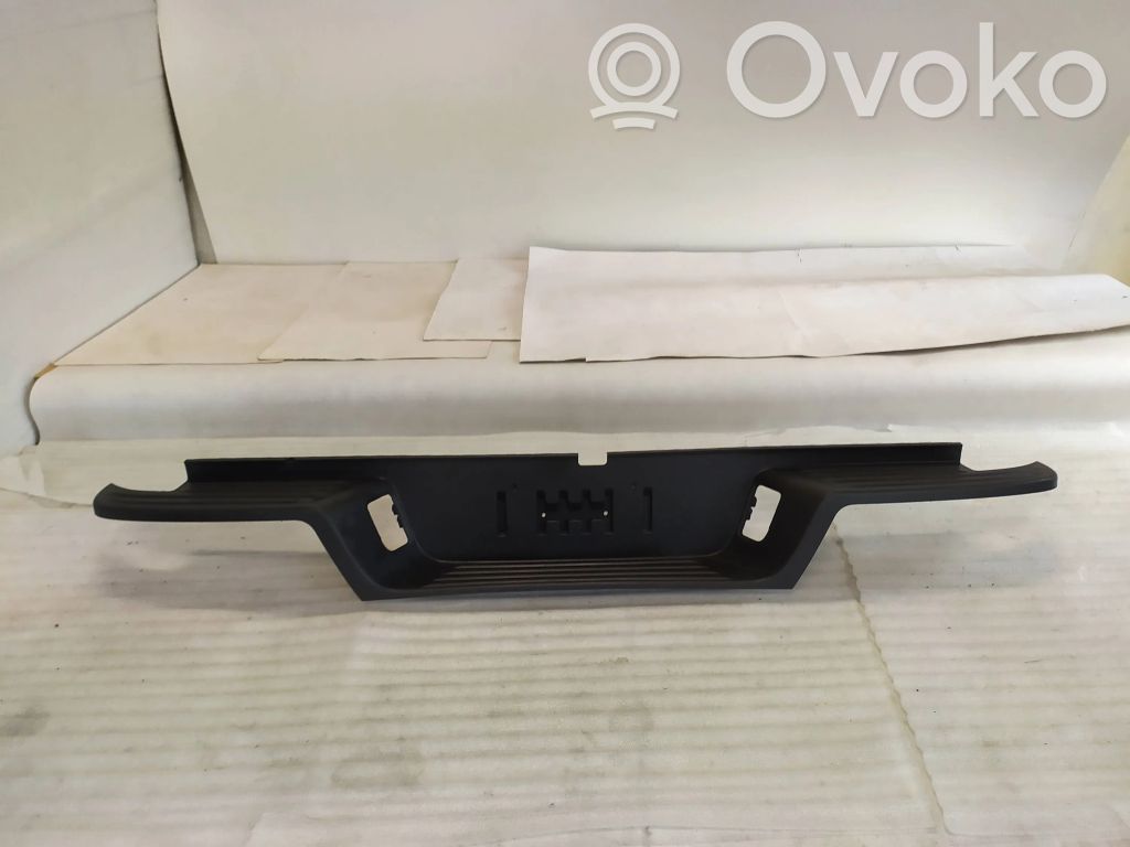 Bamperis   EB3B17B810A,JB3B17B810B,GB3B17B810A